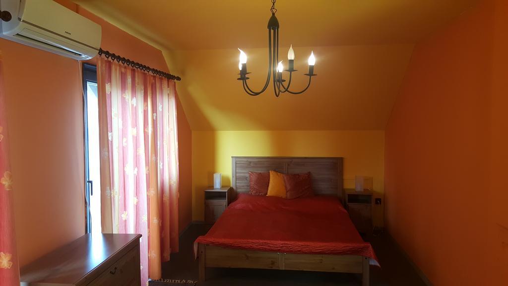 Nador Apartman Apartment บาลาตอนแลลเล ภายนอก รูปภาพ